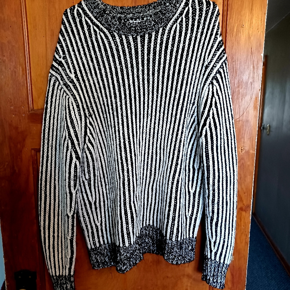 Knitted stripped sweater